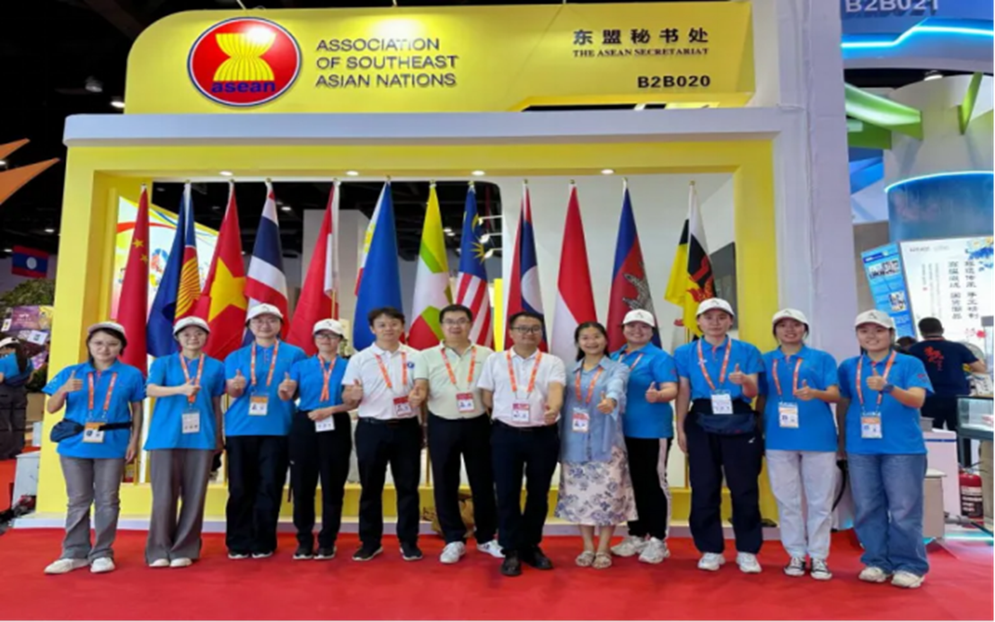 第21届中国-东盟博览会部分志愿者合影
