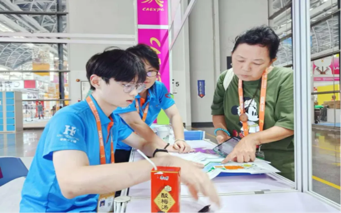 我院志愿者在第21届中国-东盟博览会服务